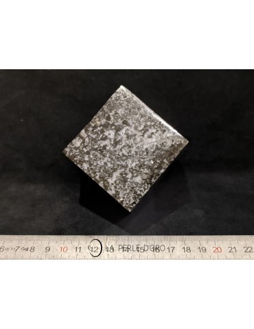 Merlinite (Gabbro), cube en lévitation 6cm (Libération et Stabilité)