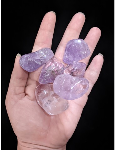 Amethyst light, Pebble 1.57 to 1.97 inches sold individually (positive energy and meditation)