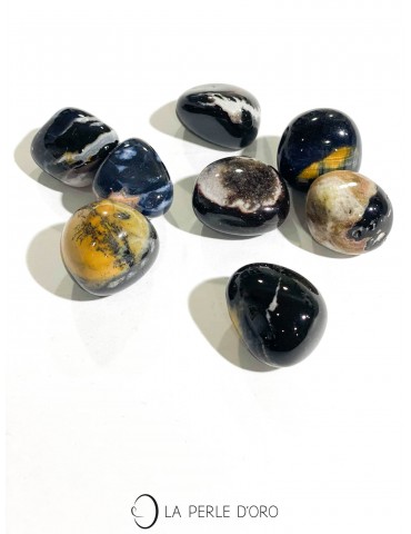 Sardonix Jasper, Lucky Pebble 0,59 inches to 0,98 inches sold by unit (Anchoring and Cleaning)
