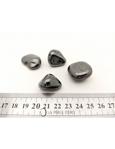 Hematite, Pebble 2 to 3cm (Anchoring, Self-confidence)