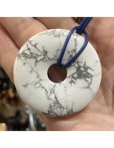 Howlite, donut 4,5 à 5cm...